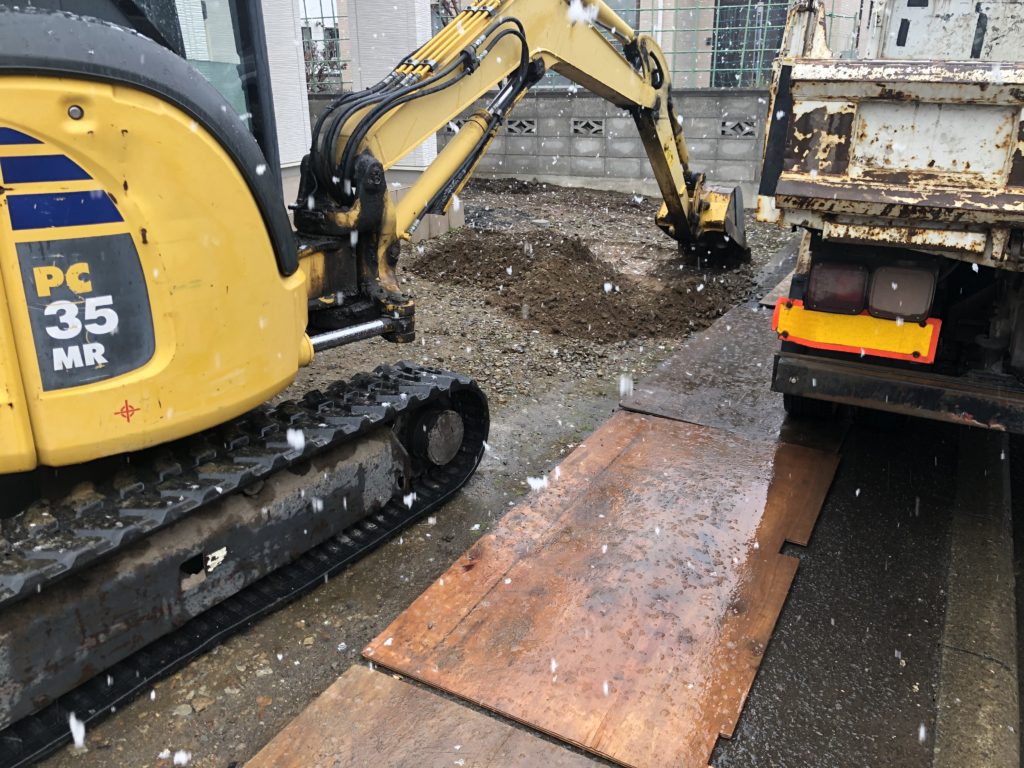 札幌　庭工事　掘削