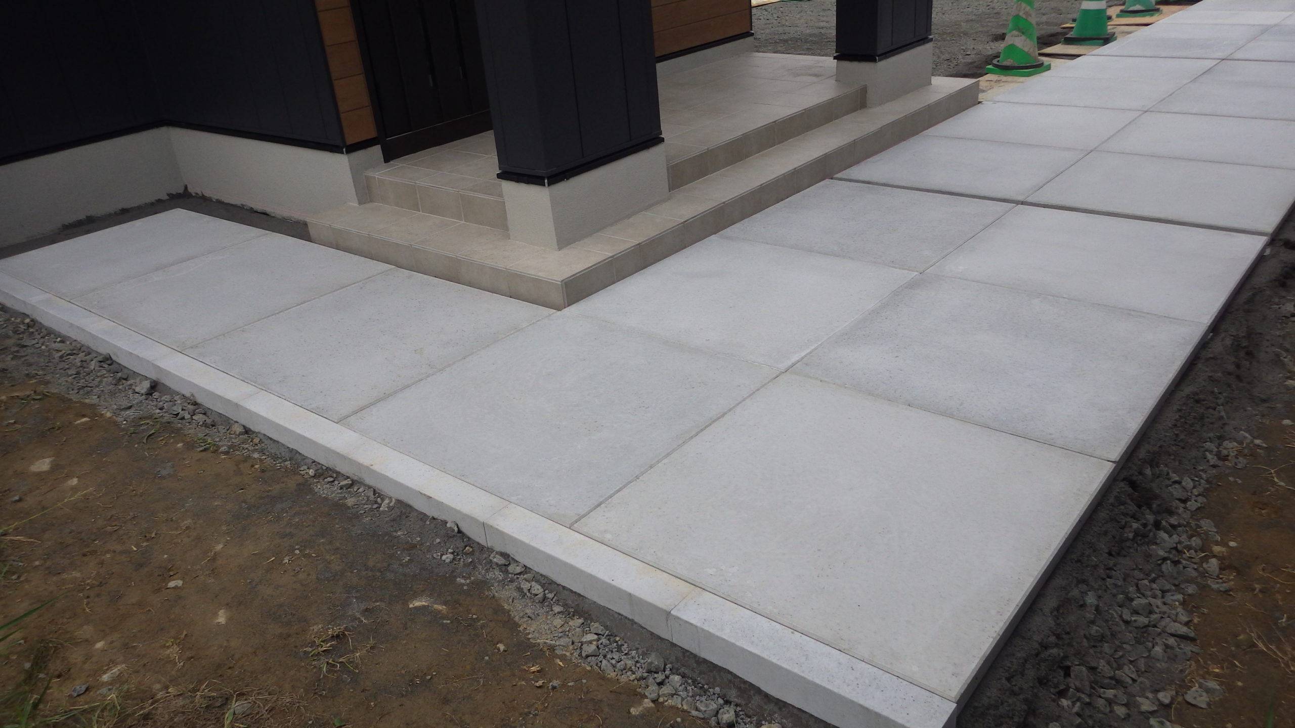 石狩市 コンクリート平板大判の敷設 札幌 エクステリア 外構 六光園