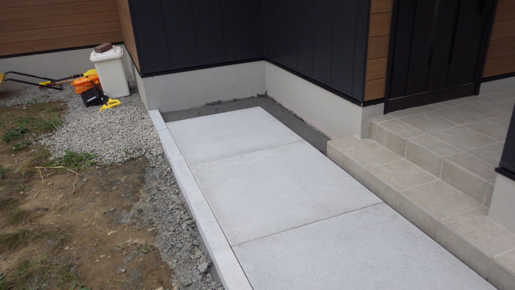 石狩市 コンクリート平板大判の敷設 札幌 エクステリア 外構 六光園